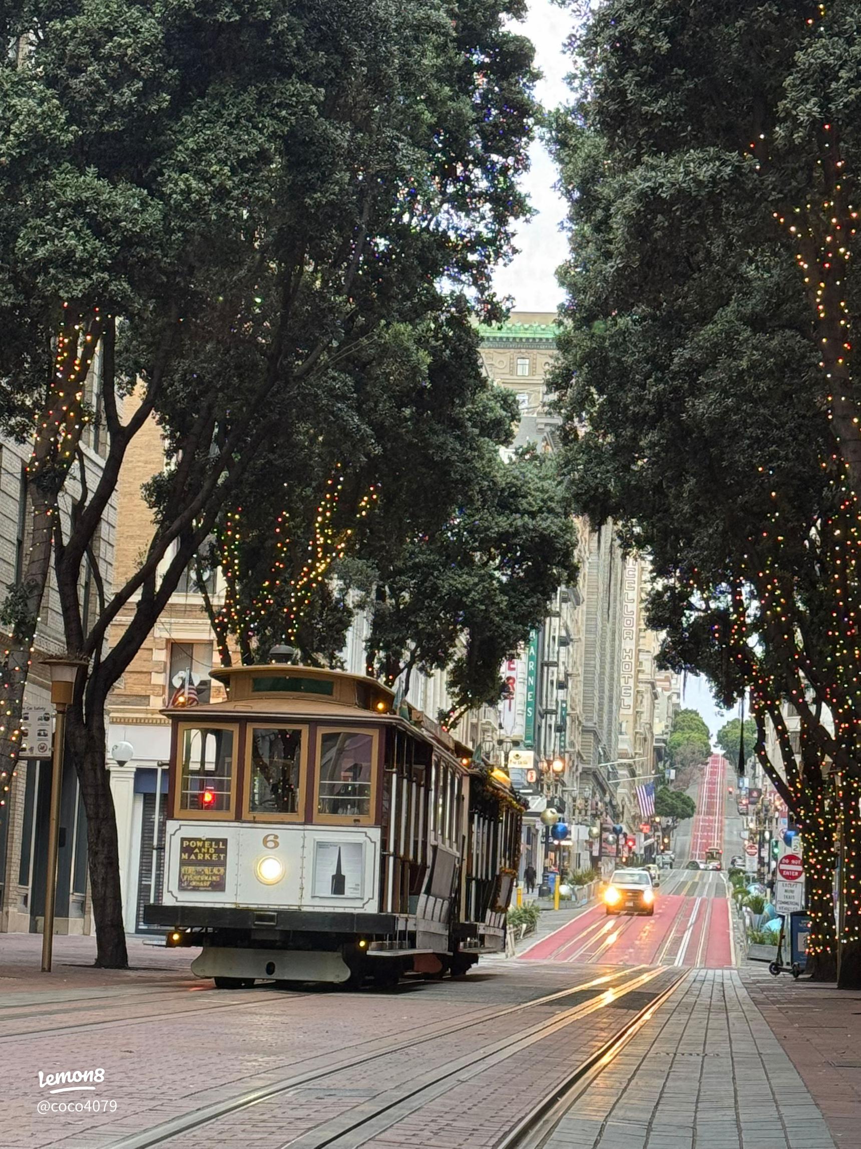 【芸能】アメリカで「下着のまま」外出するのがトレンドになるも「ここまできたか…」と驚きの声。真冬のニューヨークでも