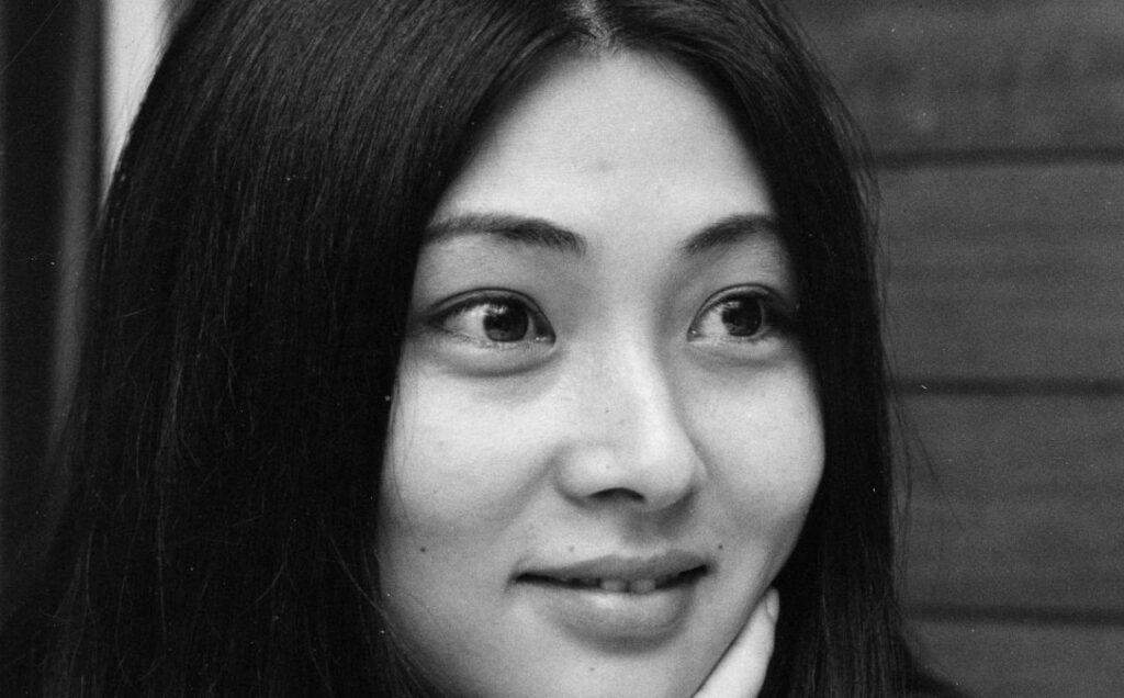 【芸能】「歳が合わない…」78歳になった〝女囚さそり〟クールヒロイン・梶芽衣子！ラブコメ出演の最新姿に衝撃「久しぶりに見た」