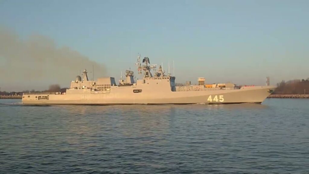 【中国海軍が我が国を周回】小泉進次郎『中国海軍のドンディアオ級情報収集艦1隻が、大隅海峡を西進し、東シナ海に向けて航行しました』