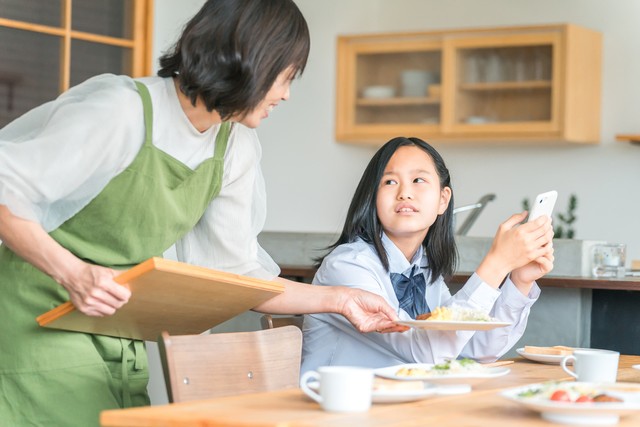 【親子関係】親の「見習いたくないところ」1位は性格　時代錯誤な発言に戸惑う子世代