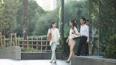 【東洋経済・就職四季報】残業月10時間以下、毎日の残業30分以下、｢ホワイト企業｣で平均年収が高い企業ランキング1位は三井不動産レジデンシャル、平均年収1219万円！ 大卒初任給29.2万円