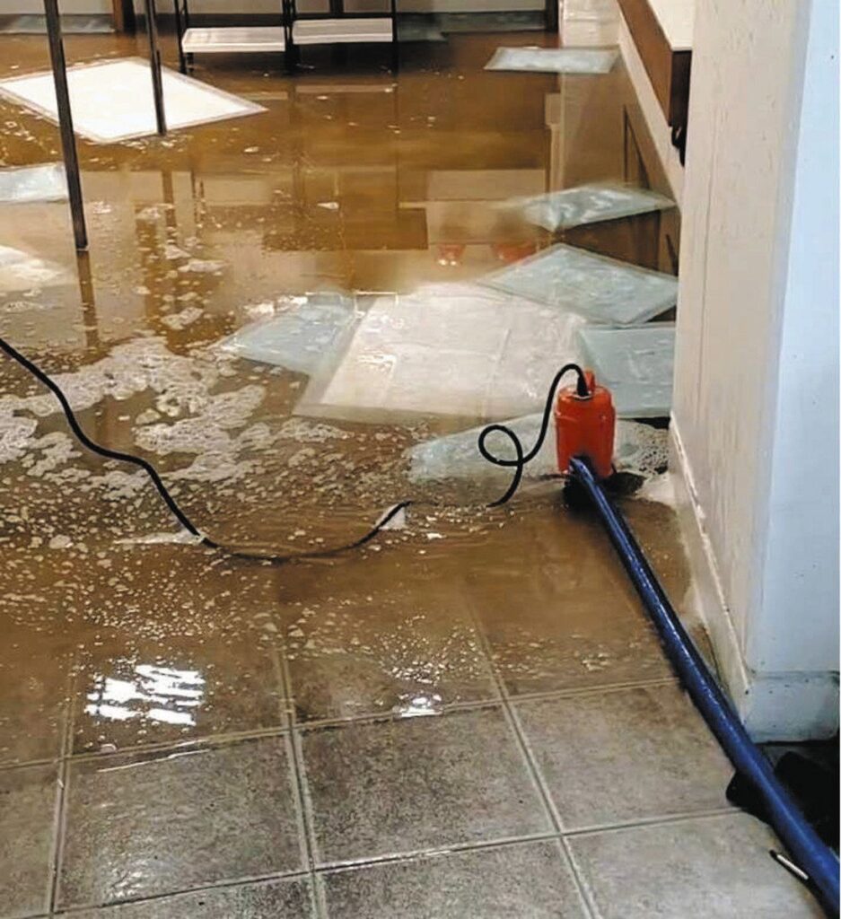 【川崎】下水道の汚水管詰まり逆流　宮前で店舗被害、営業再開を断念し閉店へ　市議会質問「水道局 100％瑕疵責任」