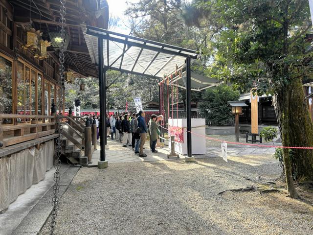 154年ぶりに禁足地「斎庭」を開放　奈良・大和神社、大勢の初詣客
