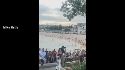 【国際】シドニーのビーチで銃撃事件、16人死亡42人負傷 犯人は50歳父親と24歳息子　ユダヤ人を標的