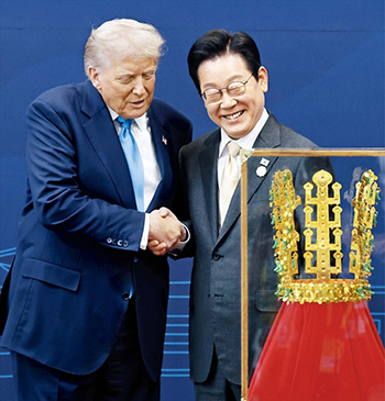 「金冠と格が合わない」トランプ大統領が李大統領に贈ったバット、サインしたのはメジャー2年目の2割打者だった