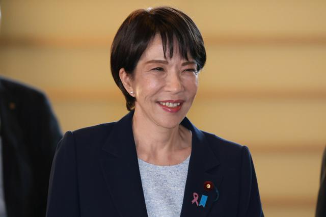 【支持率は、発足直後の調査から2回目で下がるのが一般的】高市内閣の支持率は69％（10月の発足直後調査は68％）と、歴代屈指の高さを維持している、不支持率は19％だったのが17％になった・・・朝日新聞世論調査