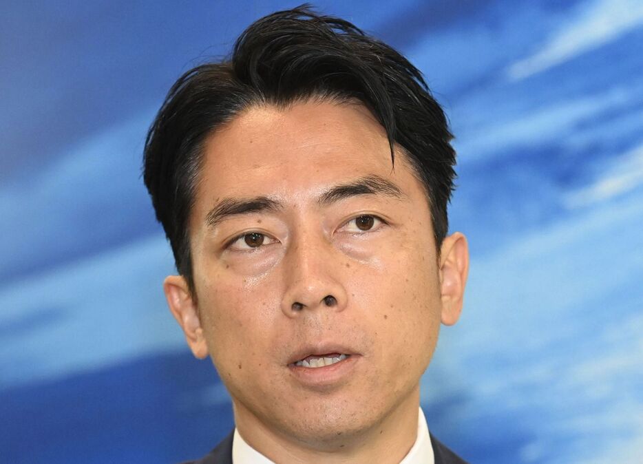 小泉農水相、ゲーム界レジェンド・堀井雄二との2ショット公開に意見さまざま「政治に使われたみたいで…」