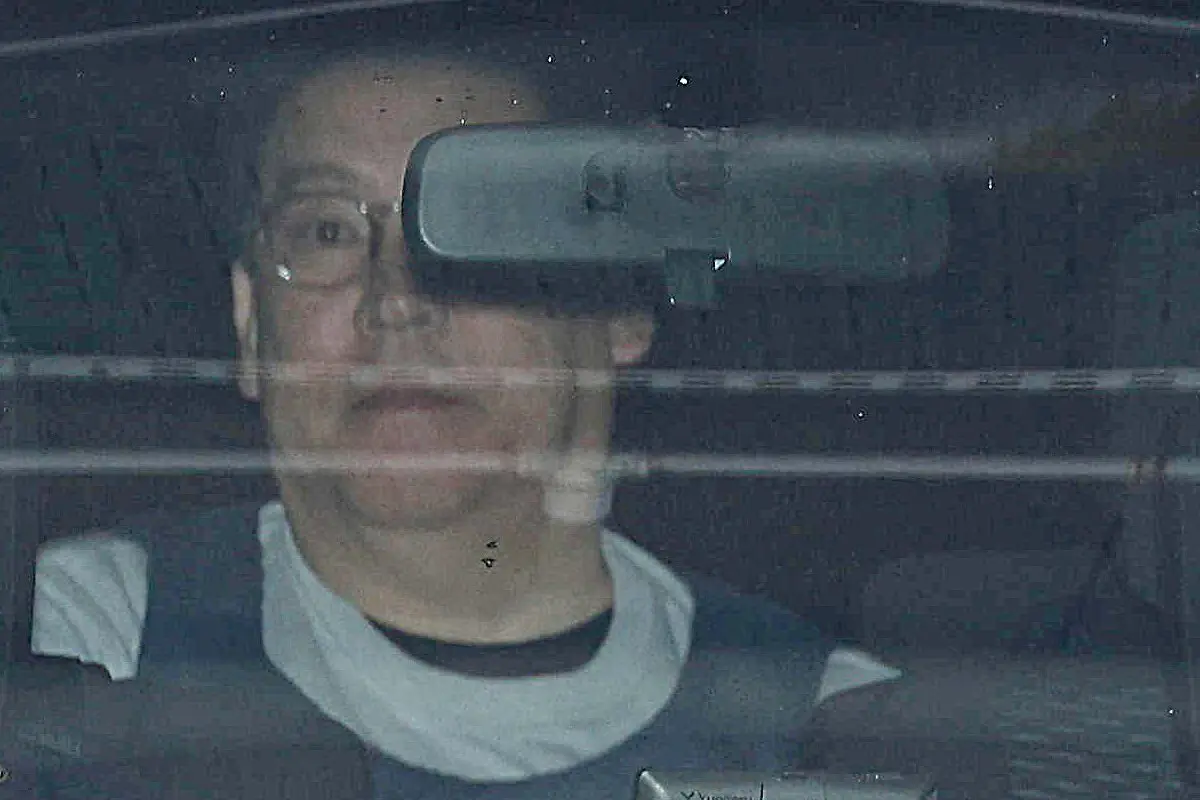 「人が亡くなってるのに」立花孝志氏　送検時の“笑顔でサムズアップ”に批判続出…逮捕2日前には“意味深発言”も