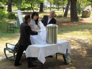 【長野】タイムカプセルで20年後に宛てた手紙180通が「迷子」に　平成の大合併前に町民から募集　開封後差額分負担して発送も宛先不明で届かず「心当たりがあれば連絡を」安曇野市