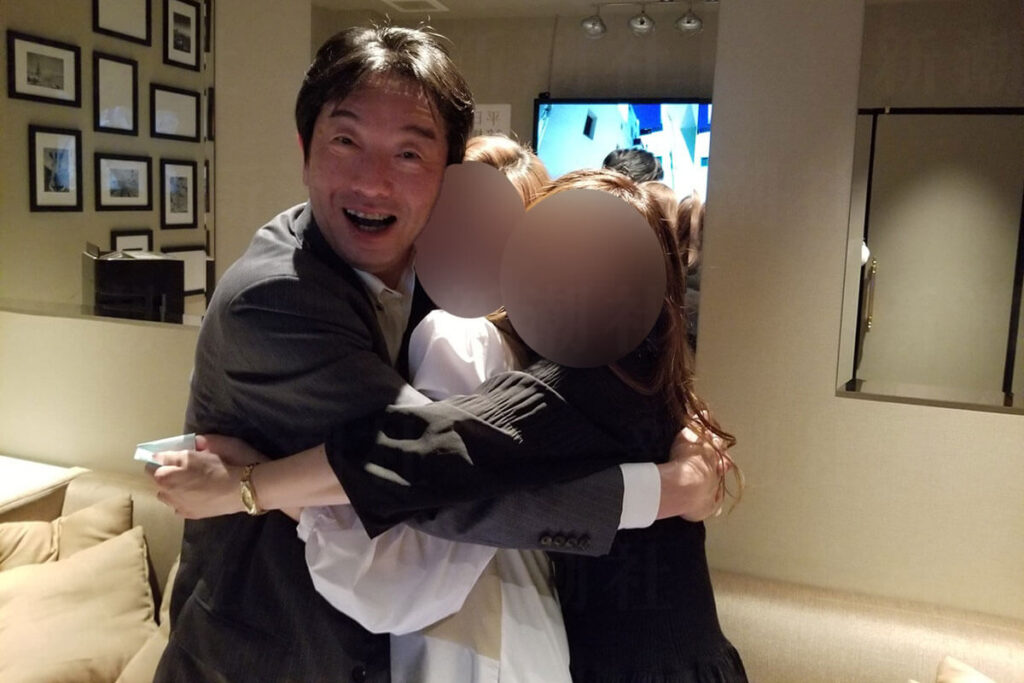 「20代既婚女性に無理やりキスさせ…」　東海テレビ会長の「セクハラ飲み会」証拠写真　「妊娠中の女性のお腹に頬を寄せ”俺の子か？”」