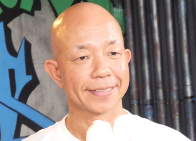 バイきんぐ小峠　街で無礼すぎる非常識要求に呆然　いきなり20代若者から眼前をヒラヒラと遮られ「写真お願いします」