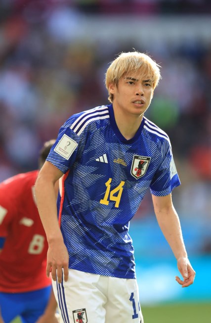 【性加害告発】「隣のベッドで彼女を無理やり…」サッカー日本代表・伊東純也との「ホテルでの一夜」全容