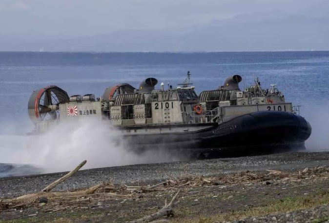 【ＬＣＡＣ】 荒波に強く岸壁不要、災害派遣で威力発揮 エアクッション型揚陸艇 米軍９０隻近く運用、日本と韓国が配備