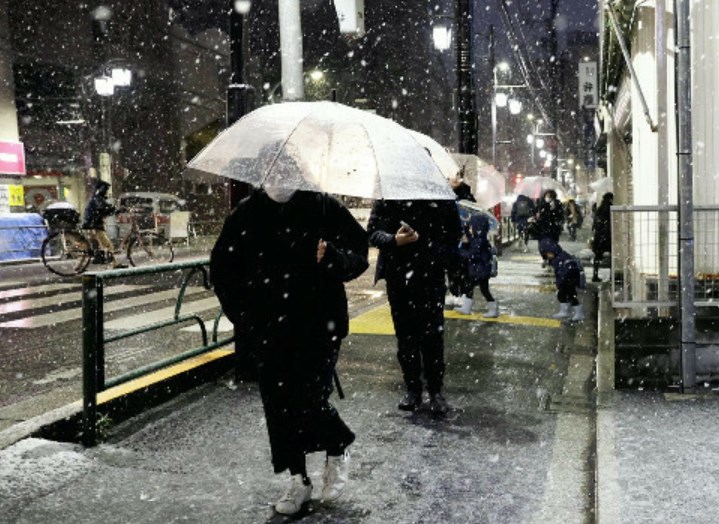 ２年ぶり積雪の東京都内、転倒などで４０人救急搬送…４～９２歳の男女