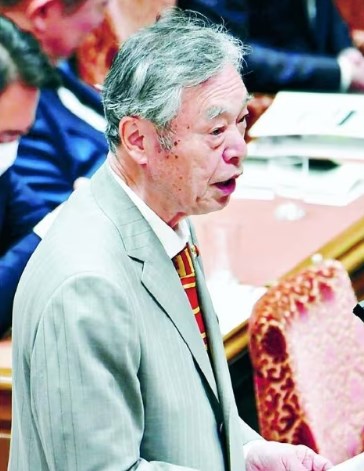 靖国参拝に「実施計画」/陸自の「部隊参拝」は明白/衆院予算委　穀田氏、通達違反を追及