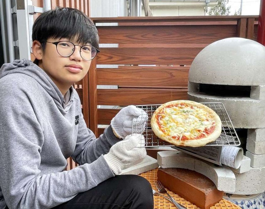 【鹿児島】大量漂着した軽石で何か役立つものを…そうだ、ピザ窯だ　中3がシラスと混ぜて自作し実用新案登録　「商品化目指す」