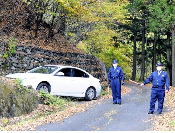 金銭トラブルの男性の首を絞め殺し山林に埋めたか、暴力団組長ら男５人を殺人容疑で再逮捕