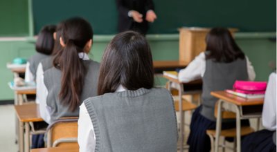 【高知】「学校の先生と若い女性が付き合っている」との情報から捜査。高校教師(54)を逮捕