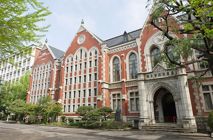 【社会】慶応大学「男子差別？女子学生は男子より家賃高いから助けないと」…女子新入生だけ食事支援で批判