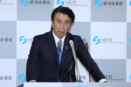 大阪万博会場に2億円トイレ　経産相「高額ではない」