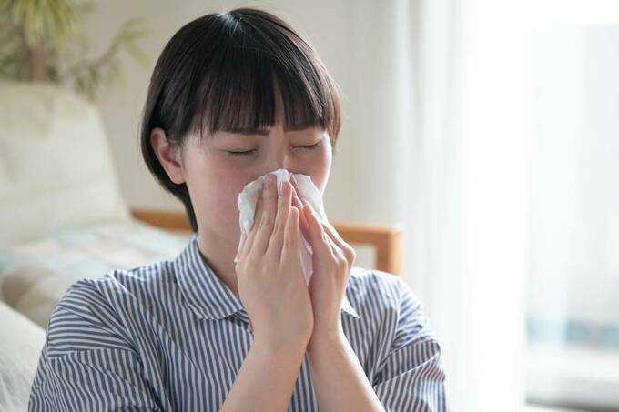 小学生のほぼ半数が花粉症を実感　ロート製薬の調査、生活に影響も