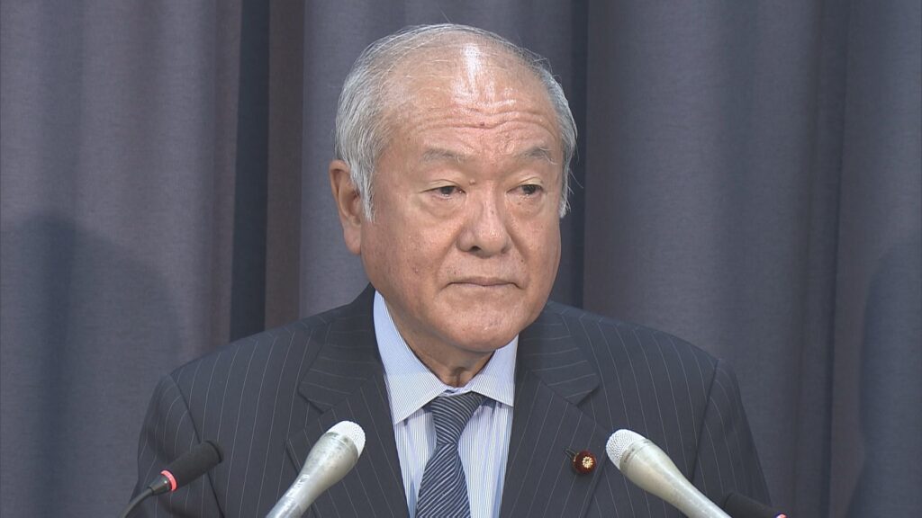 鈴木財務大臣「（裏○議員に）納税を指示する考えはない」