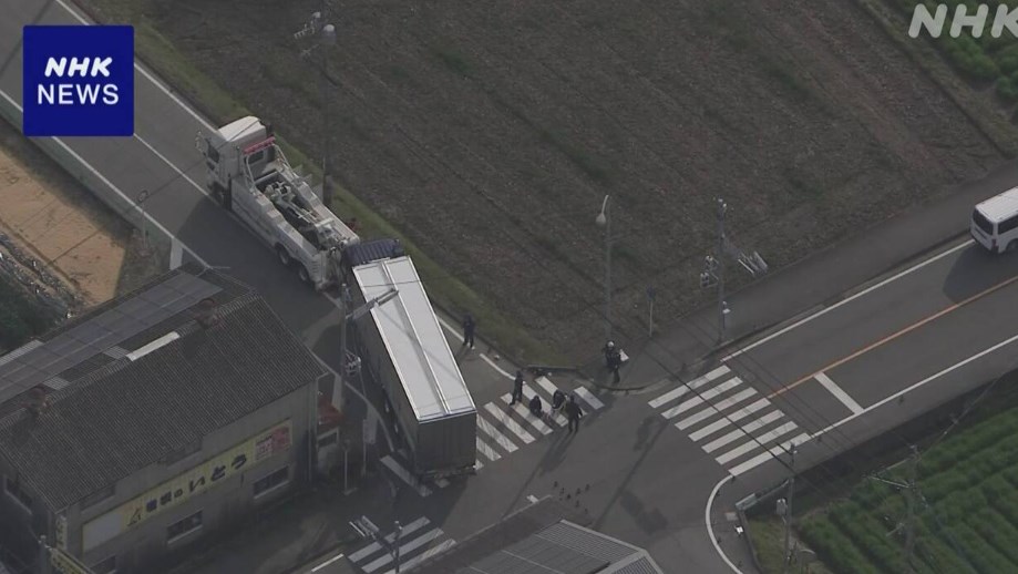 また交差点で自転車の女子高生が左折の車カストラックに轢き殺される。