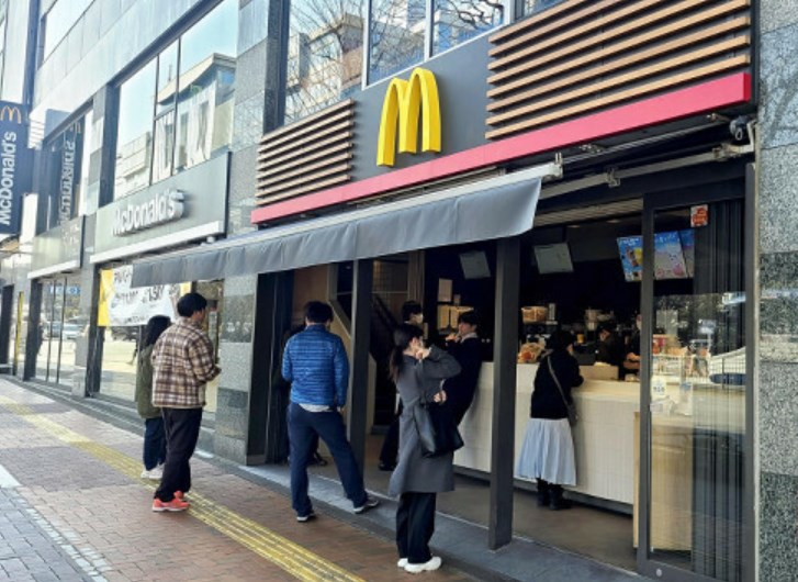 【外食】マクド、ほぼ全店で営業再開…システム障害の原因は「外部プロバイダーによる設定変更」