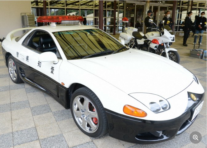 【神の】「GTO」パトカー、イベントで大活躍　「直線番長」の異名も   愛知県警