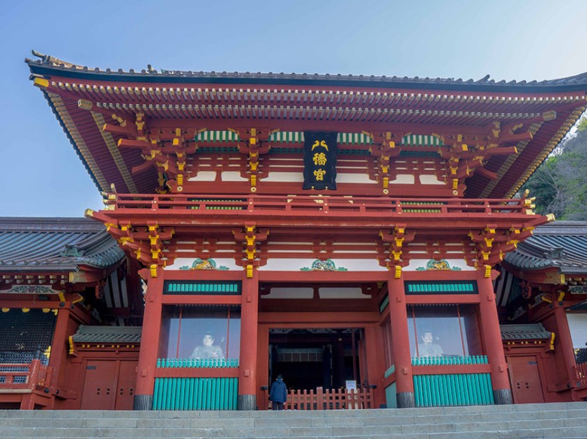 【神奈川・鎌倉】「宮司が独裁で神職、巫女が大量退職」　神社本庁離脱の「鶴岡八幡宮」で何が起きているのか