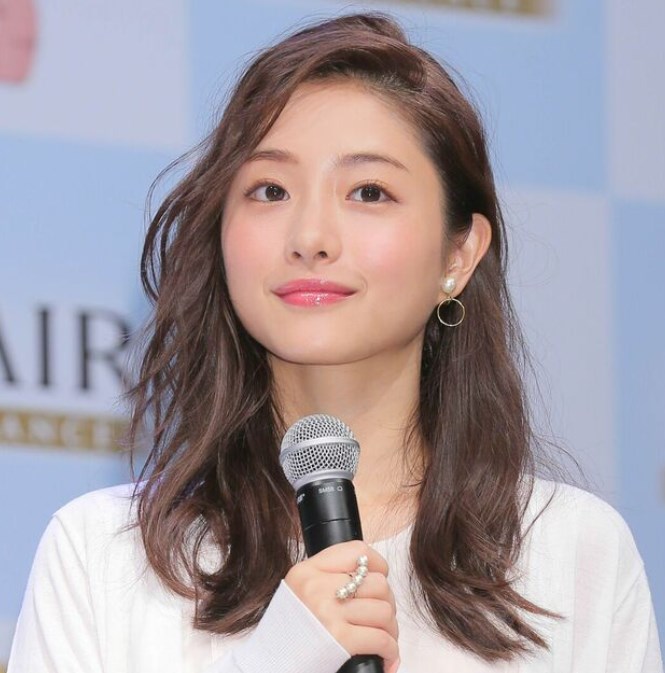 【女優】「えっ！？」石原さとみ３７歳の姿にネット二度見「信じられない」「ほんまに？」「悲鳴出た」「痩せた？」