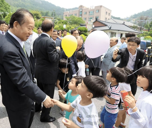 【朝鮮日報】日本政界を代表する親韓派、二階元幹事長が政界引退