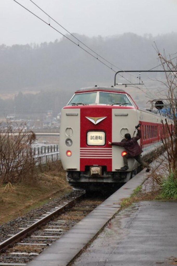 【画像】鉄道障○者、一線を越える