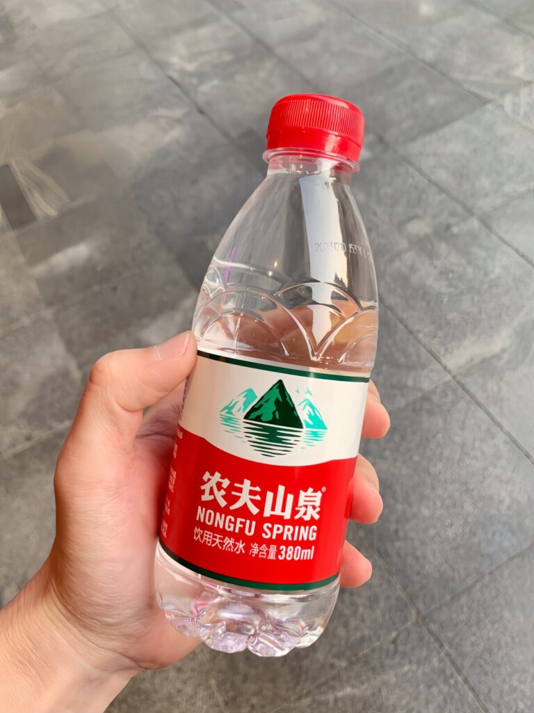 【中国】「日本の物を売ってる」とコンビニに難癖…ネット民「どんどんおかしくなってる」「これじゃ外資来ない」