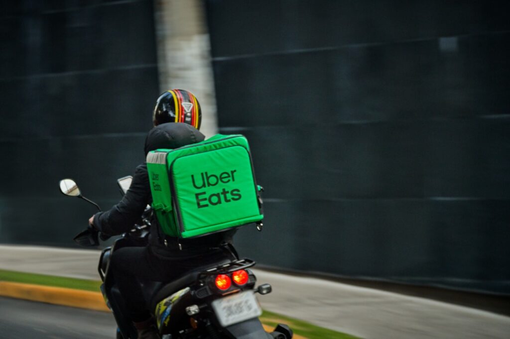 【Uber Eats】ウーバー、全国で処方薬を配達へ　薬局チェーンなど4社と提携