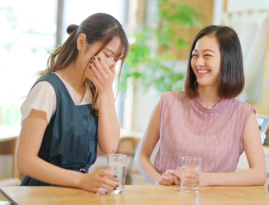 【友達】「友達がいなくても楽しく生きられる」は本当？　「不要論」「必要論」から見えた人間関係の“コスパ化”