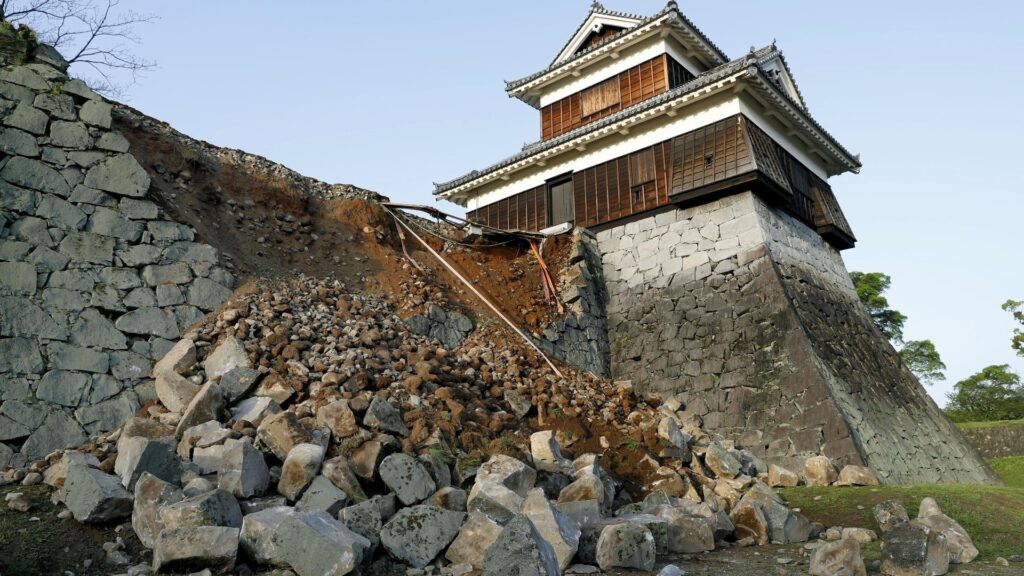 【地震大国の日本､確認すべき】旧耐震基準の場合は倒壊のリスクが高い、2000年以降に建てられた物件を探すよう推奨、2000年基準の水準は高く、震度7を2回記録した2016年熊本地震においても軽微な被害で済んでいる