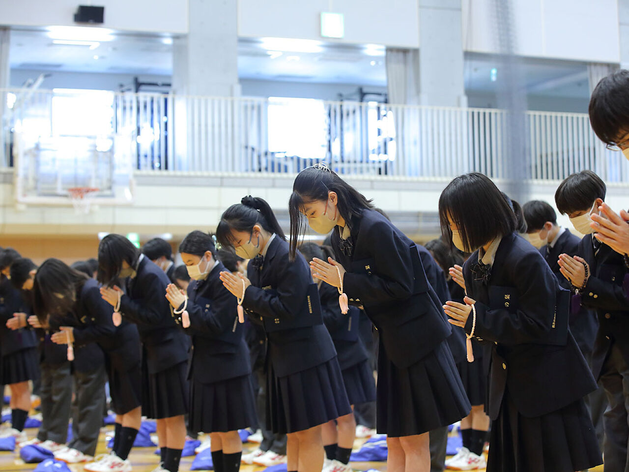 再)【悲報】息子がカンニングを指摘された後自殺→親が学校を提訴