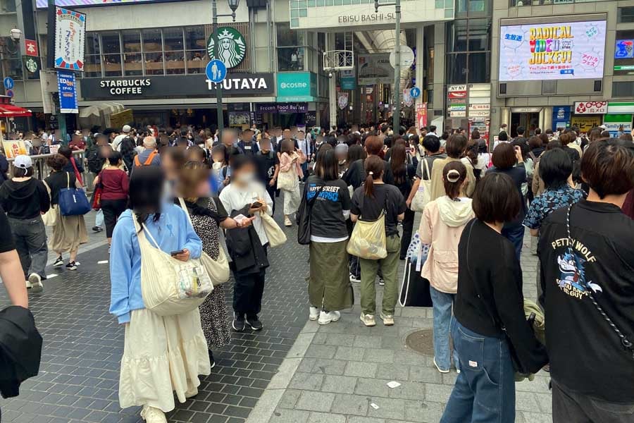 【日本】「格安観光地」に成り下がった日本！ 観光公害の深刻化で「宿泊税」検討も、もはや混雑“ディズニーランド並み”の現実