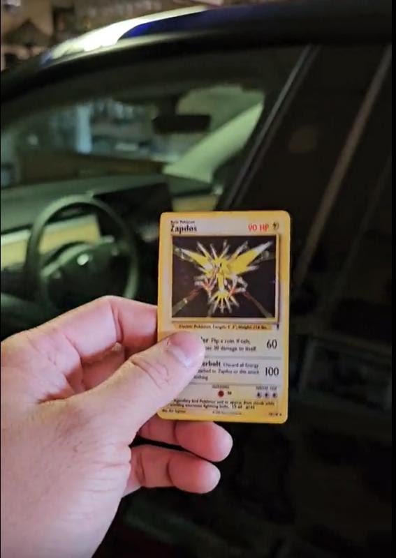 【悲報】テスラ車さん、ポケモンカードでキーロックを解錠できてしまうと判明