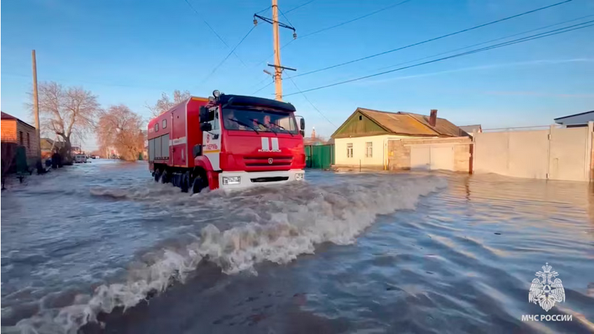 ロシアでダム決壊し大洪水　これどうにかウクライナのせいに出来ないか？