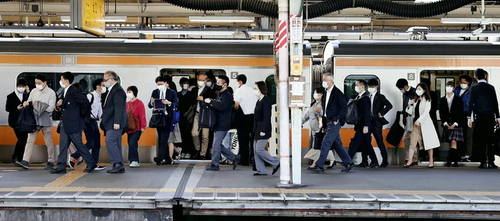 今日、仕事してる奴おる？　静かで仕事捗るよな