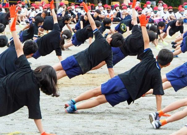 【学校カメラマン不足】もう限界　5千枚撮影で日給2万円　首都圏の運動会に関西から助っ人も