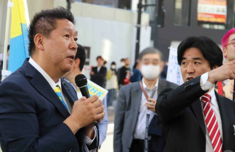 【Ｎ国】立花孝志氏がつばさの党・根本陣営の街頭演説に凸撃、黒川敦彦氏と江東区内で路上討論