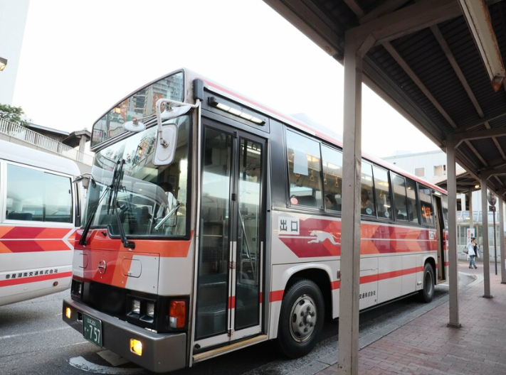 【滋賀県】バス乗客の20代女性、車庫に1時間置き去り 運転手が車内点検怠る