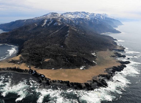 【知床岬に太陽光パネル群】世界自然遺産の「秘境の地」になぜ？