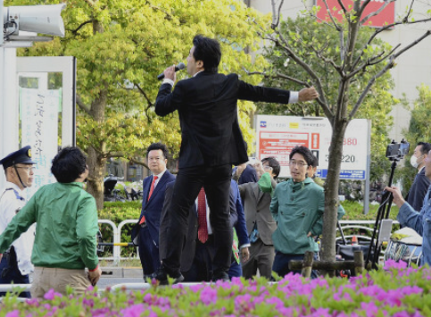 【つばさの党】東京１５区補選で「選挙妨害」と批判続出…警視庁が根本良輔氏陣営に「公選法抵触の可能性」と警告