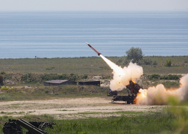 米国のウクライナ追加支援が実現へ前進　潤沢な砲弾や対空兵器で劣勢打開に期待