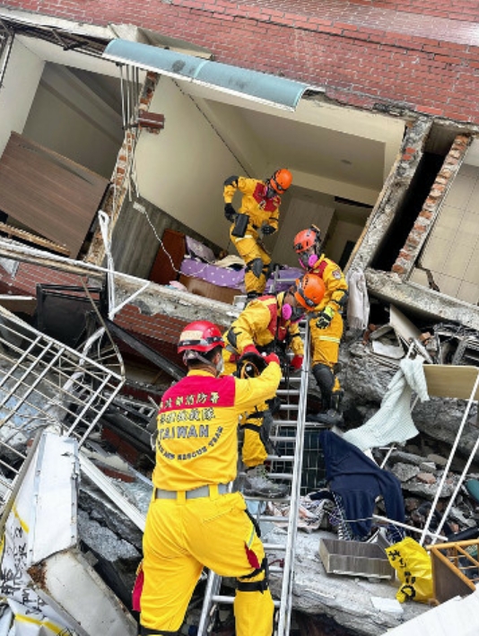 【地震】台湾地震で９人死亡、鉱山などに１４３人閉じ込め…２４００人以上犠牲の１９９９年以来「最大規模」