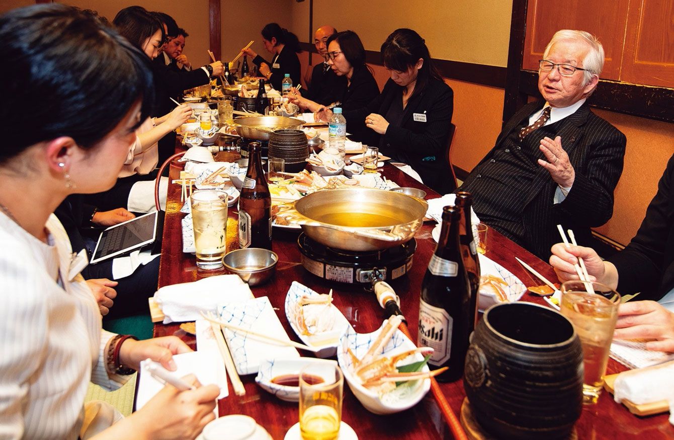 【飲み会】職場で進む「飲み会離れ」　忘年会を見送った企業「参加したくない声が増えた」